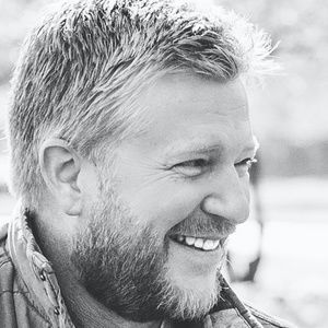 Meet your Posher, Dustin